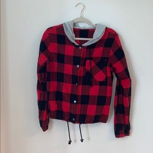 Long sleeve, hooded flannel
